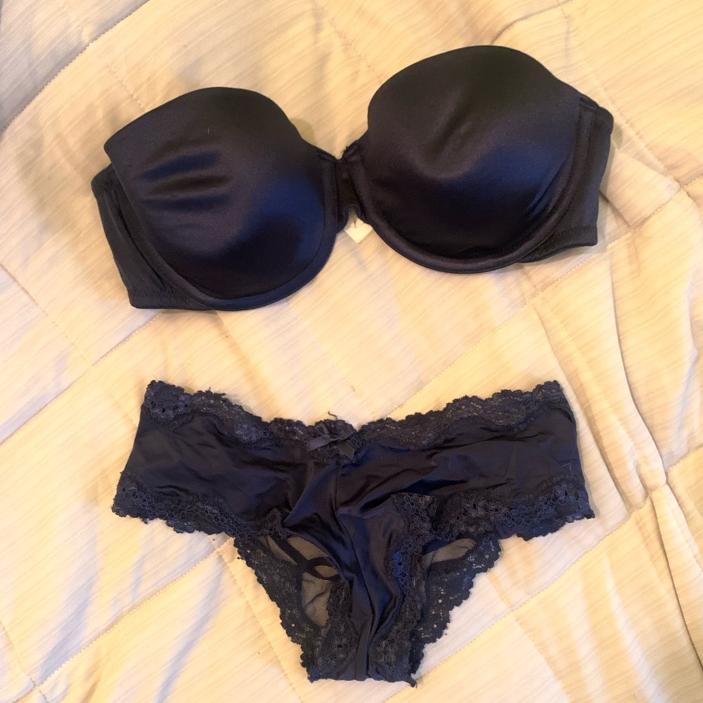 blue strapless bra 34 b includes VS lace panty